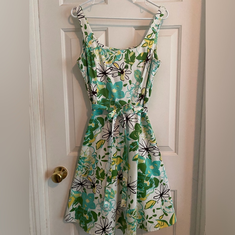 Adorable well-made summer dress